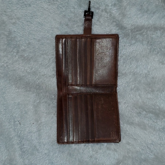 Gucci Compact Wallet with Piston Lock - Picture 5 of 12